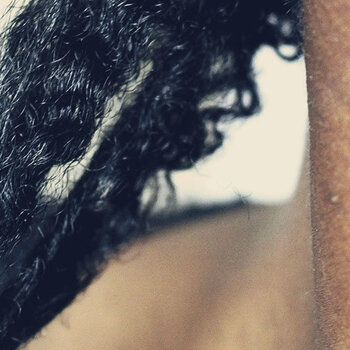 minuscules noeuds sur mes longueurs