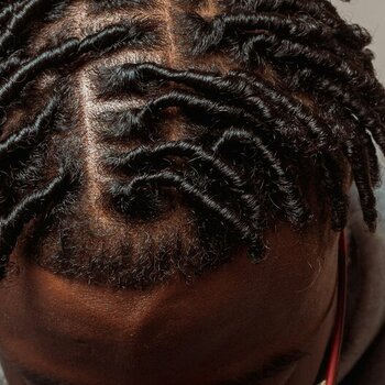Eine Pflegeroutine für Dreadlocks