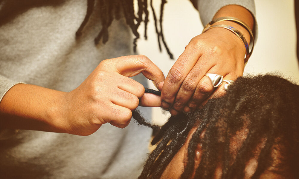 Zenaba, der unangefochtene Marktführer für Afro-Friseurleistungen in Deutschland.